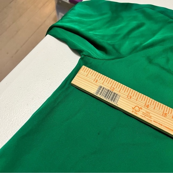 Milly Emerson Dress Kelly Green Long Sleeve Silk Blend Size 6 Q2 - Picture 9 of 11